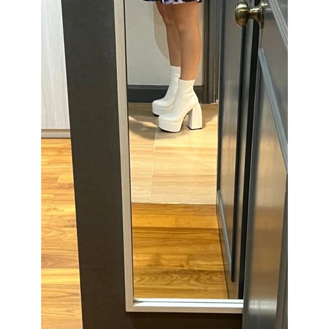 Modern Boots Women Platform Heels Round Toe Leather Boot Chunky Heels